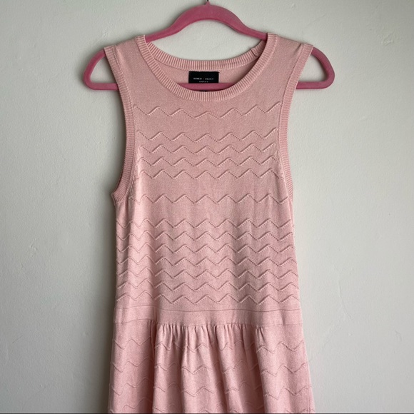 Romeo + Juliet Pink Relaxed Sleeveless Dress - Picture 3 of 6